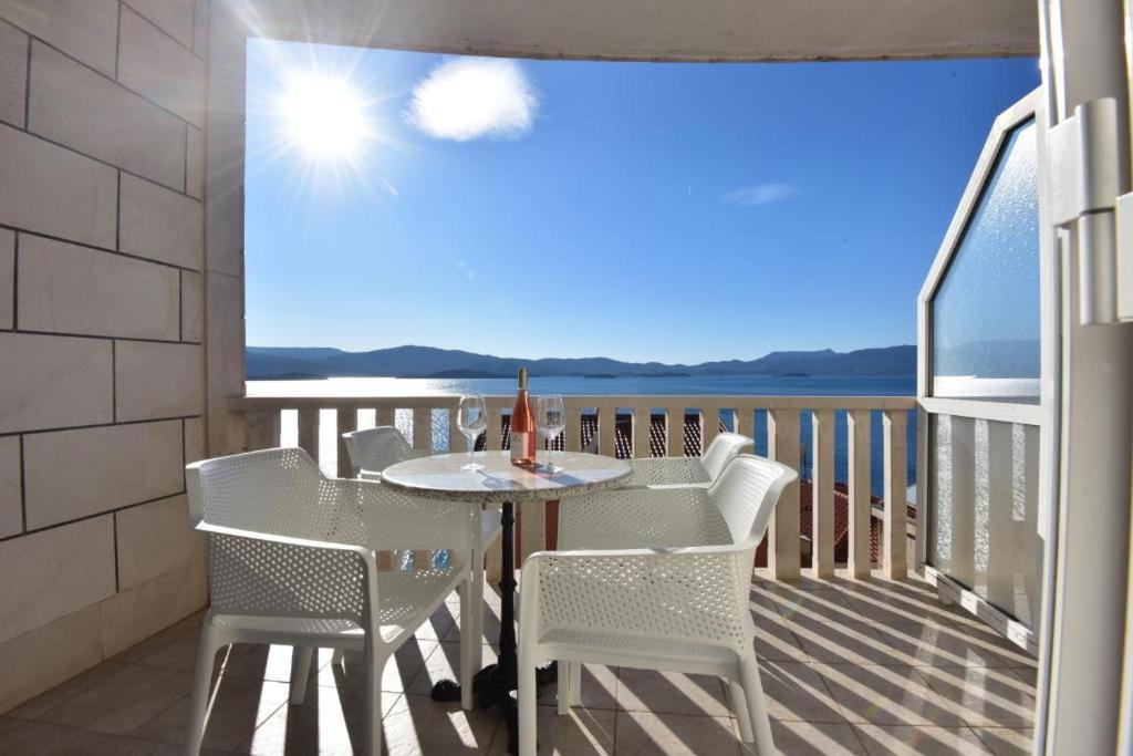 Holiday Home Komarna Exterior photo